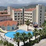 Larissa Hotel 4*